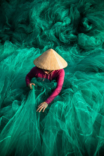 Into the wave photo by Réhahn - fishing net in Hoi An Vietnam