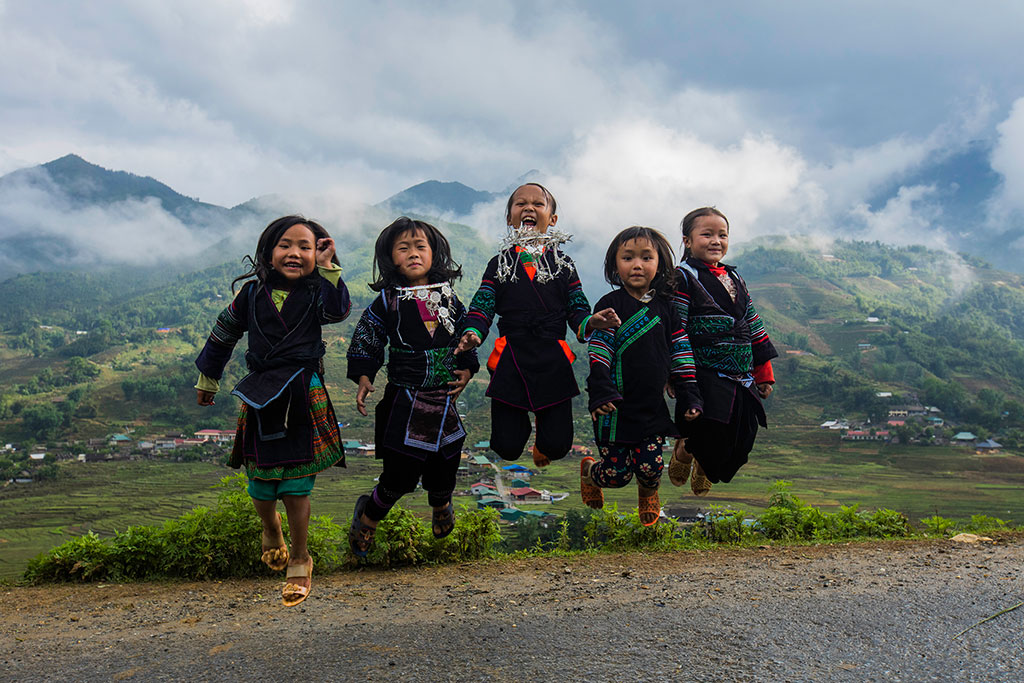 5 petits enfants Hmong photo de Réhahn à Sapa au Vietnam 