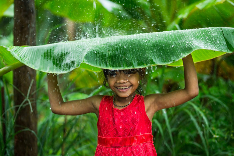 Natural Umbrella photo by Réhahn - children in Vietnam