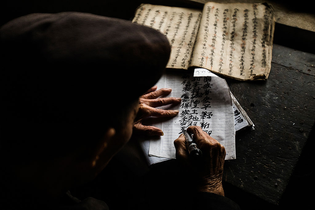 Photo du vieux poète par Réhahn au Vietnam